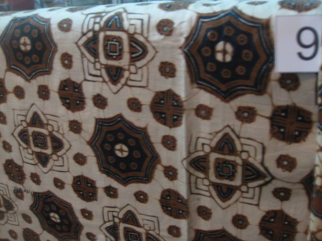Batik Ceplok Keteblem